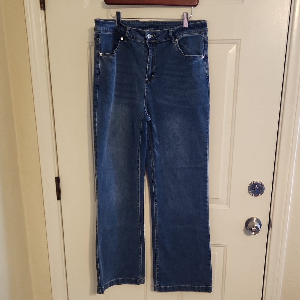 Mid Rise Wide Leg Jeans - Picture 2 of 9